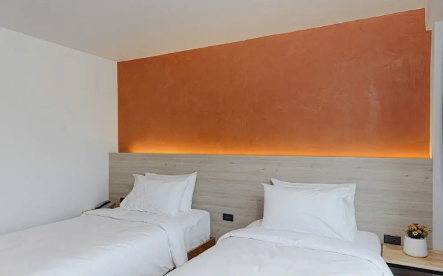 The Horizon Groove Hotel