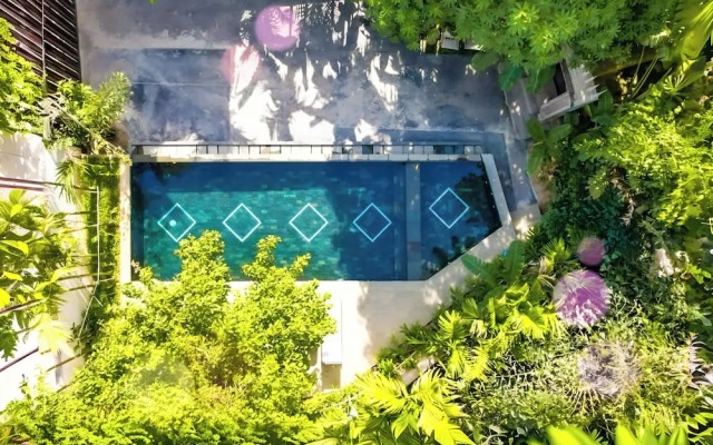 Tropical Garden House