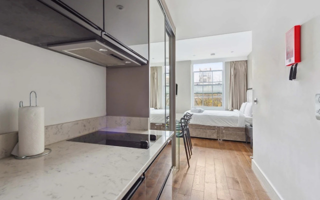 London Collection Golden Square
