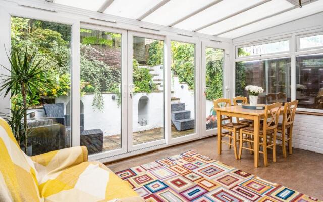 Stunning 4 Bedroom House in Central Bath