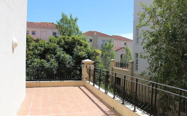 Villa Italia Apartments by CTHA