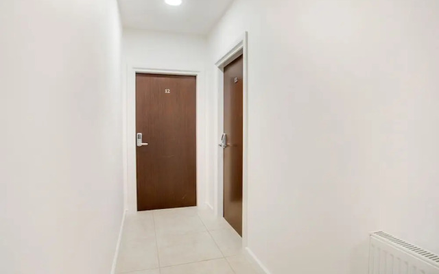 Elegant Apartment in Milton Keynes near Snozone