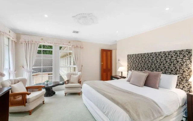 Montford Manor Bed & Breakfast