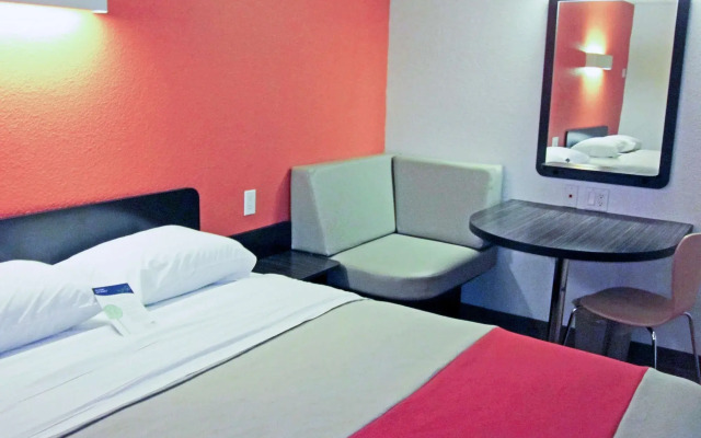 Motel 6 Anaheim, CA