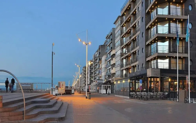 Hawthorn 2-1 Centrally Located and Near the Beach