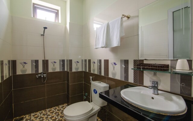 Spot On 855 Lucky Hotel