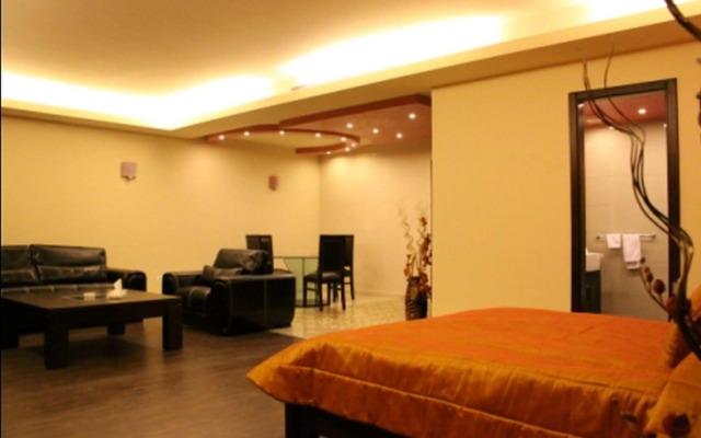 Hollywood Inn Hotel