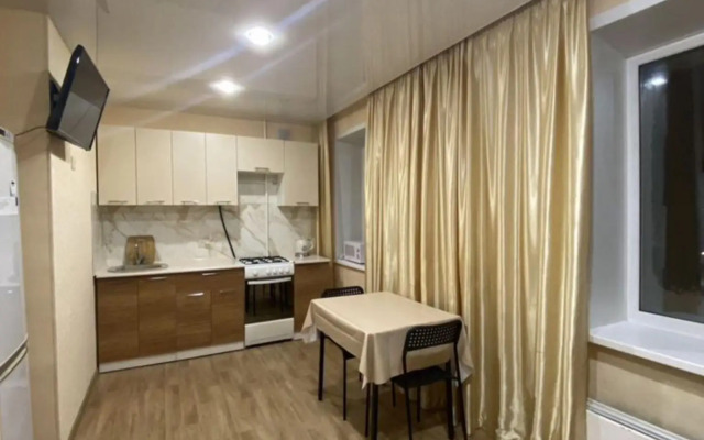 Желтый Нарцисс на улице Пархоменко