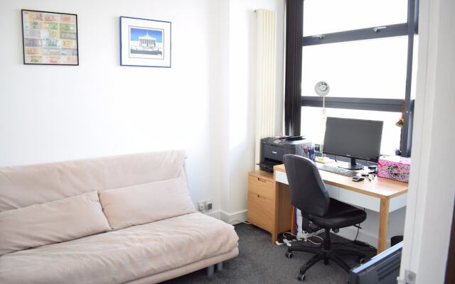 2 Bed Shoreditch Flat