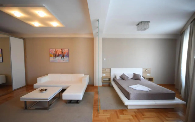 Garni Uni Elita Lux Hotel
