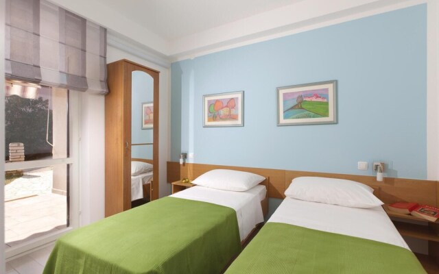 Nice Home in Ravni With Wifi and 3 Bedrooms