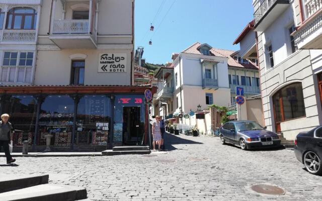 Comfortable Apartment In The Old Tbilisi