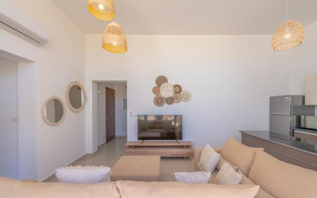 Modern 2-Bedroom Penthouse G-Cribs Pool view