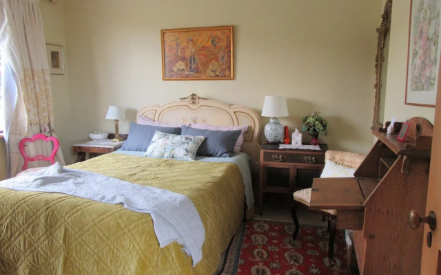 Redwood Valley B & B