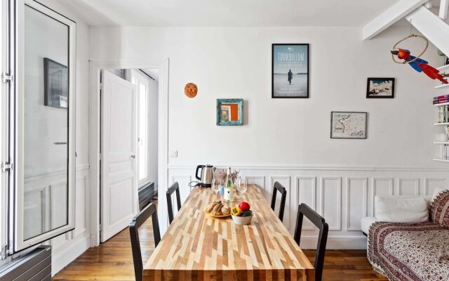 Spacious and Bright Duplex Located in the 19th