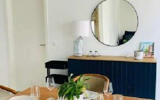 Cosy 1 bedroom in City Center w Terrace