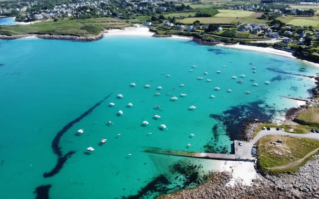 Superb sea View / Private Beach Access