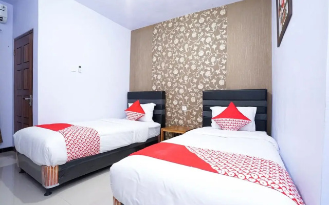 OYO 496 Eston House