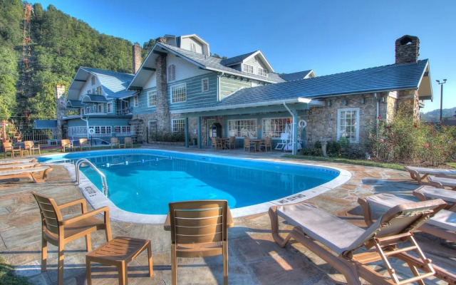 The Historic Gatlinburg Inn