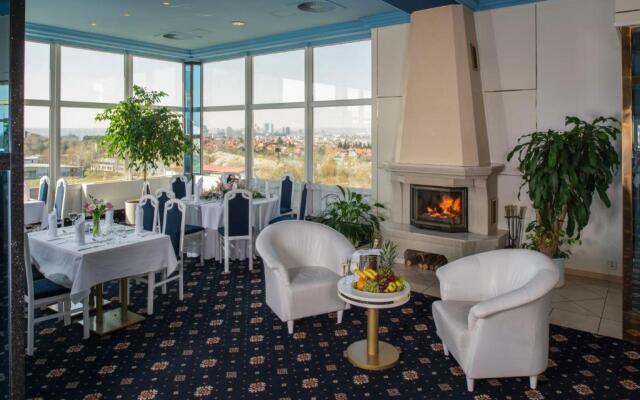 TOP HOTEL Praha & Conference Centre