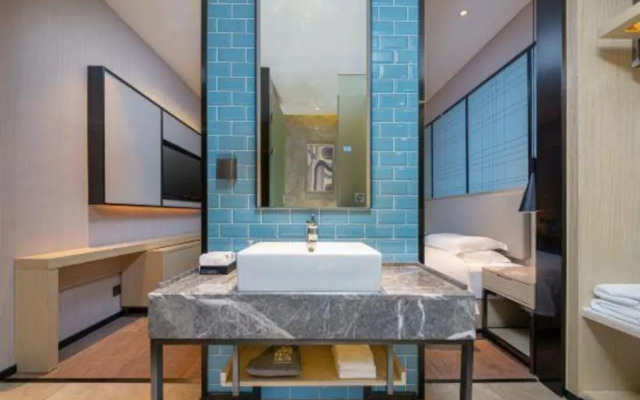 Echarm Hotel (Nanchang Bayi Square Subway Station Wushang MALL)