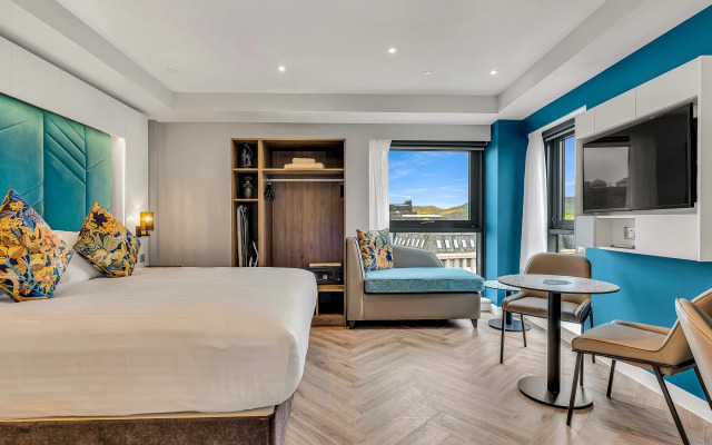 Roomzzz Edinburgh