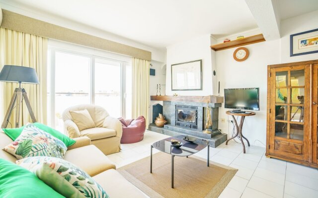 Seafront Condo & Big Terrace