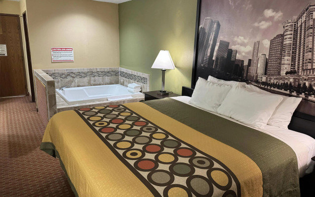 Super 8 by Wyndham DeKalb IL