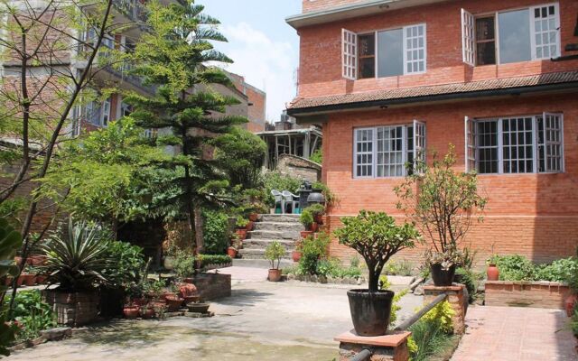 Pradhan House Homestay with Garden