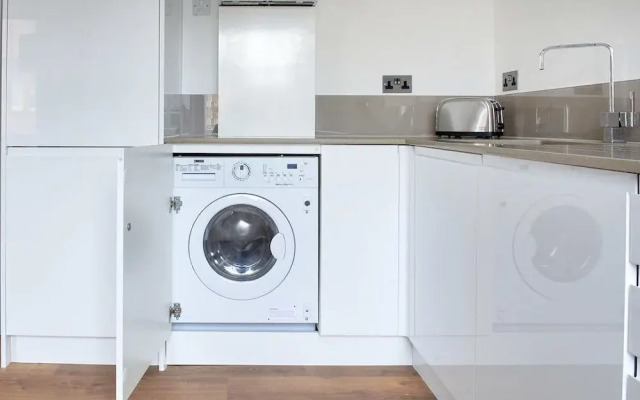 Bright 1BR in Bayswater by Sonder