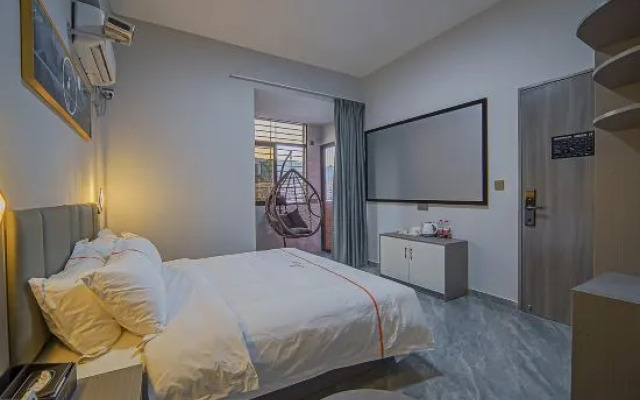 Qiyu Accommodation (Shantou University Road Store)