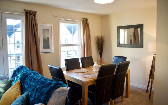 Traditional 2 Bedroom Edinburgh Apartment