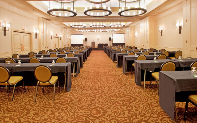 Adam's Mark Hotel & Conference Center