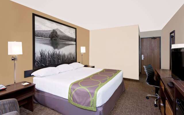 Super 8 by Wyndham Lebanon