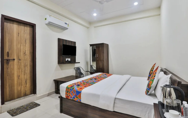 FabHotel Lucknow Inn