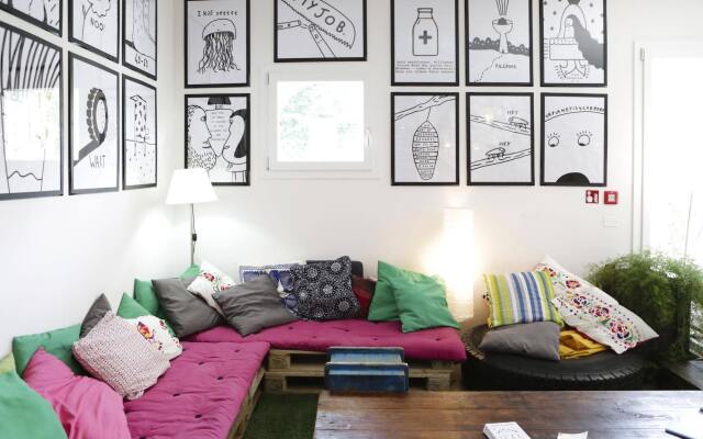 Meet Gardalake Hostel