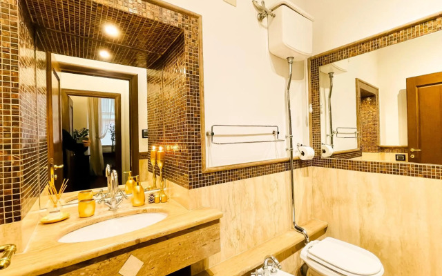 Trevi Fountain Luxury Guest House