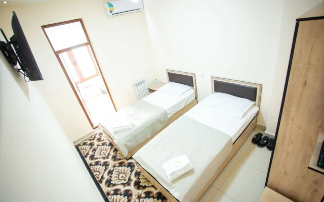 Hotel Tiny Art House