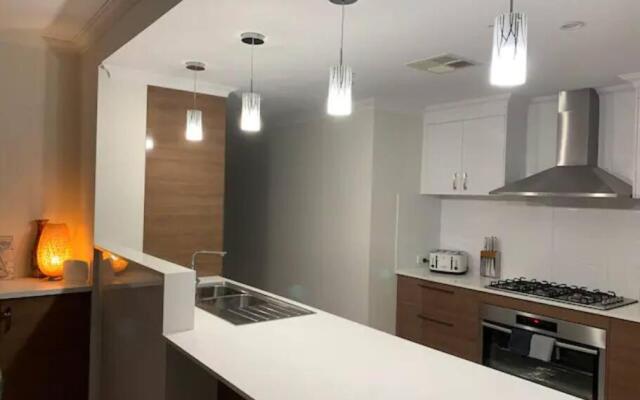 Sandpiper Island Tranquil Waterfront Views & Jetty