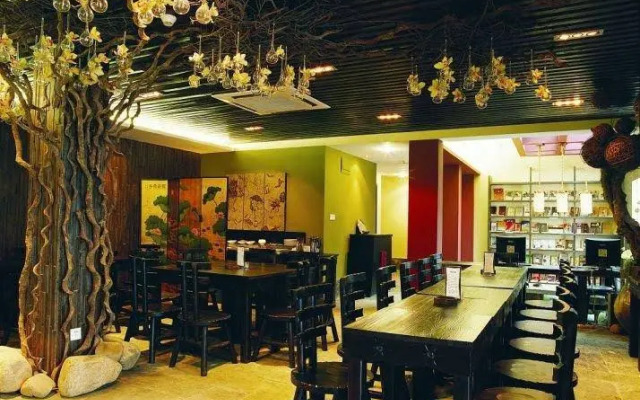 Flower Inn - West Lake Branch