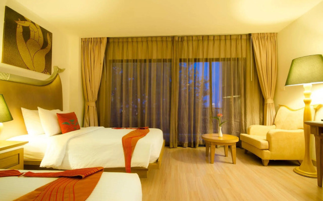 The StandardX Bangkok Phra Arthit