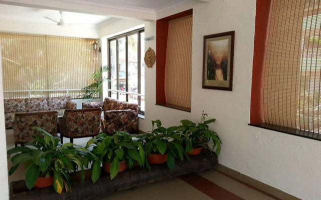 Casa Amarilla