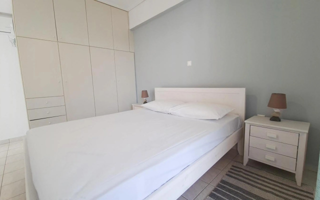 Summer Breeze Apartment in Kalamata