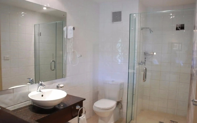 Tanoa Waterfront Hotel