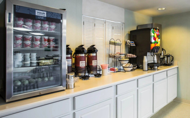 Rodeway Inn & Suites Cherokee On the River