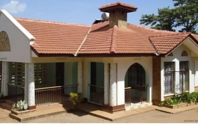 Kili-Konka Holiday Villa