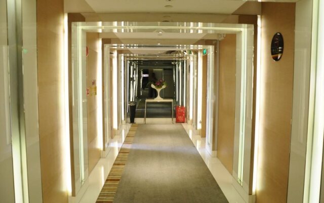 Super 8 by Wyndham Guangzhou San Yuan Li Da Dao