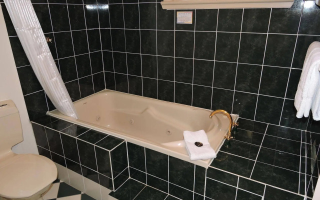 Kubba Roonga Guesthouse - Boutique Luxury Spa Retreat & Gardens