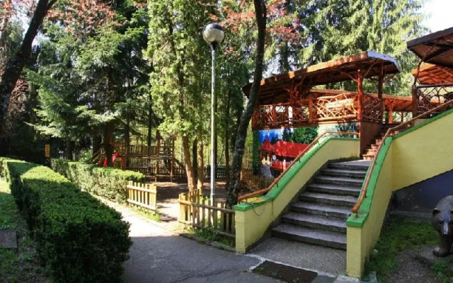 Hotel Alunis