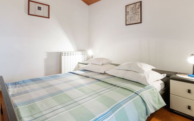 Peaceful Apartment in Poreč with Garden
